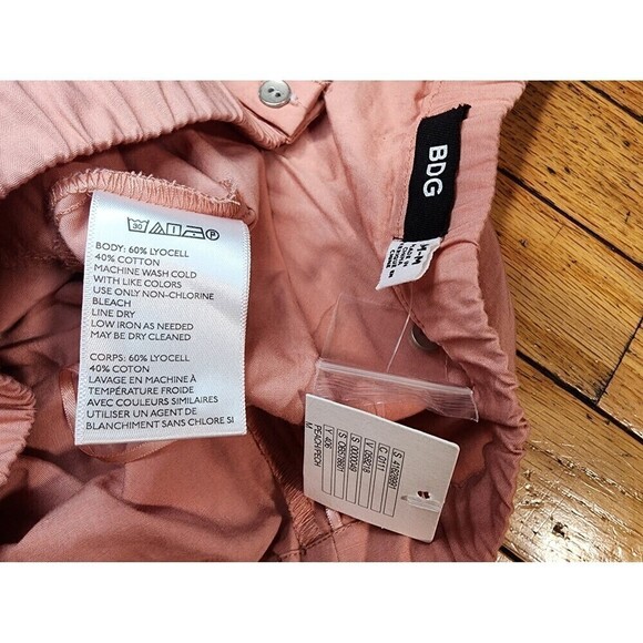 New BDG peach crop top tie buttons - Picture 6 of 12